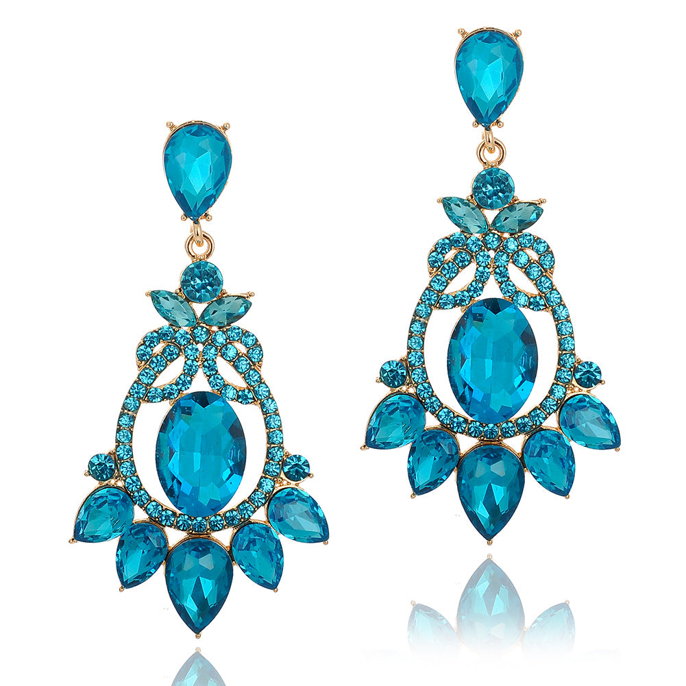 Wholesale Vintage Luxury Crystal Cutout Zinc Alloy Earrings